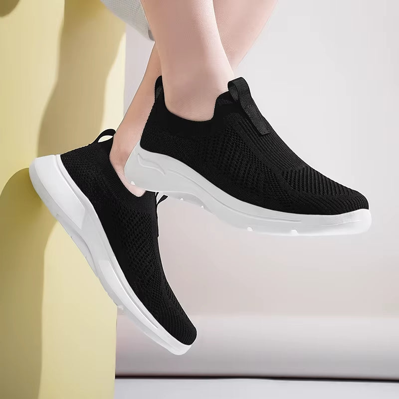 Men's Lightweight Slip-On Sneakers - Breathable & Casual Outdoor Shoes