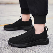 Men's Lightweight Slip-On Sneakers - Breathable & Casual Outdoor Shoes