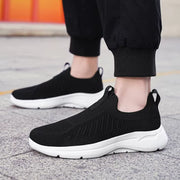Men's Lightweight Slip-On Sneakers - Breathable & Casual Outdoor Shoes